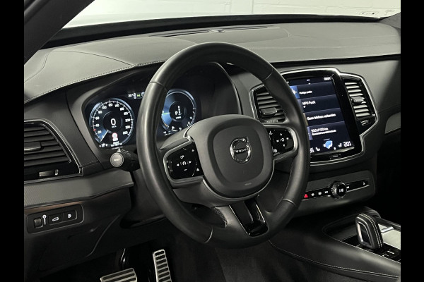 Volvo XC90 2.0 T8 Recharge AWD R-Design *long range* Luchtvering | Trekhaak | Open dak | Adapt. cruise | Stoel-/stuurverwarming | 360 camera | Stoelventilatie | 22" wielen
