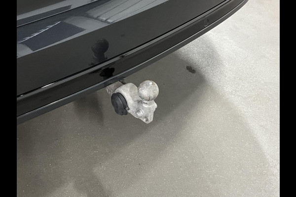 Volvo XC90 2.0 T8 Recharge AWD R-Design *long range* Luchtvering | Trekhaak | Open dak | Adapt. cruise | Stoel-/stuurverwarming | 360 camera | Stoelventilatie | 22" wielen
