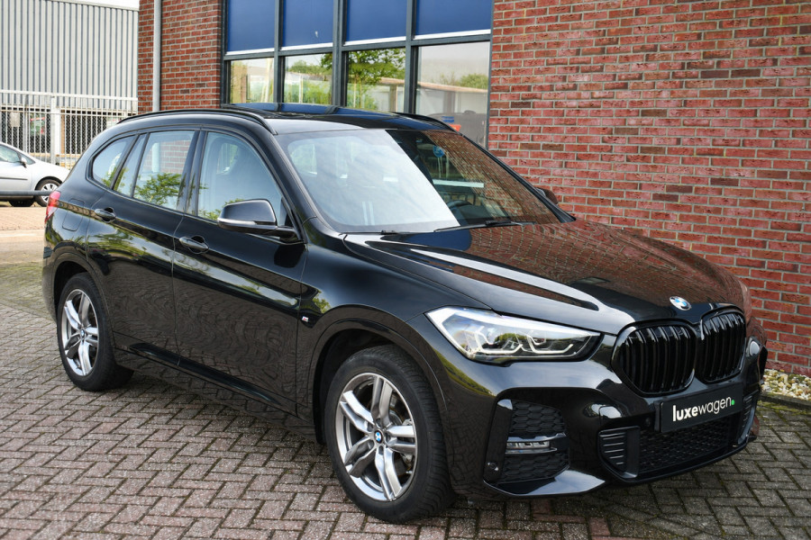 BMW X1 xDrive25e M-Sport Pano El-zetels Camera Carplay El-klep Shadowline