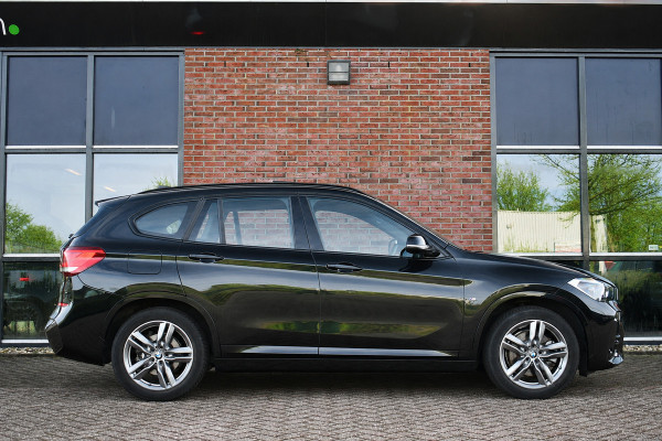 BMW X1 xDrive25e M-Sport Pano El-zetels Camera Carplay El-klep Shadowline