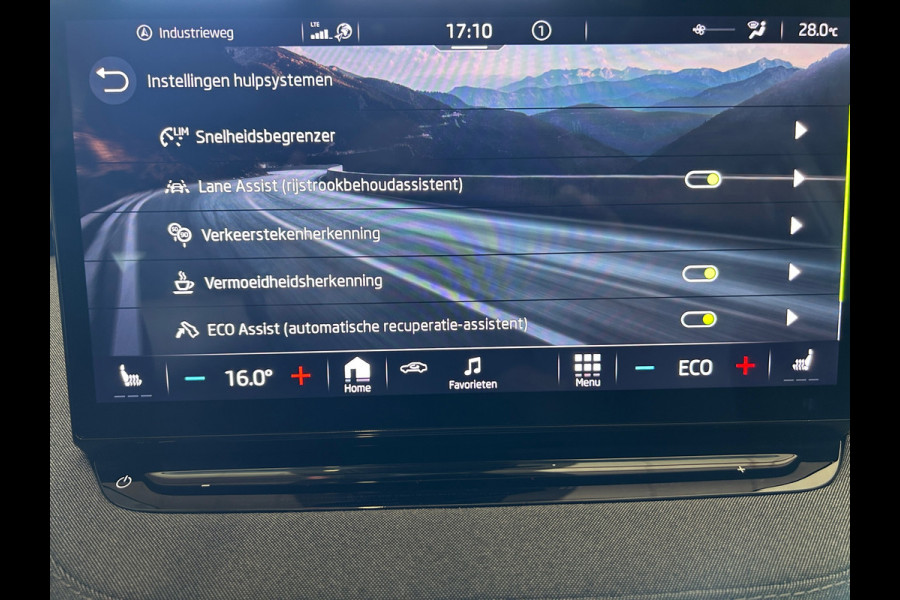Škoda ENYAQ iV 60 Panoramadak Stoelverw Trekhaak NL Auto 1e EIG Rijklaarprijs