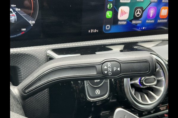 Mercedes-Benz CLA-Klasse Shooting Brake 200 Premium Plus AMG Pano Carplay Stoelverw Uitstraling!