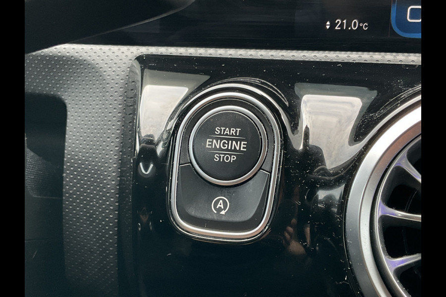 Mercedes-Benz CLA-Klasse Shooting Brake 200 Premium Plus AMG Pano Carplay Stoelverw Uitstraling!