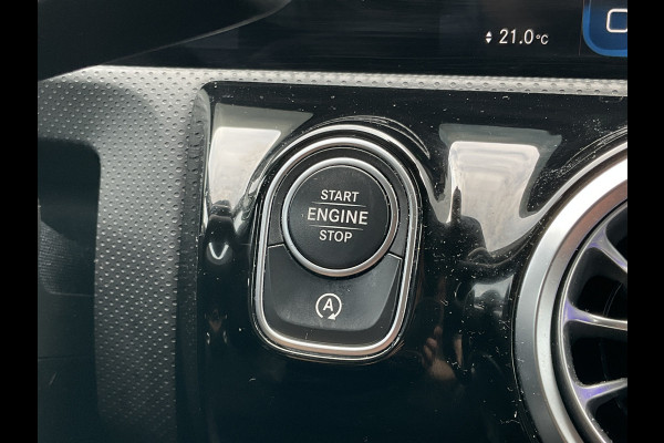Mercedes-Benz CLA-Klasse Shooting Brake 200 Premium Plus AMG Pano Carplay Stoelverw Uitstraling!
