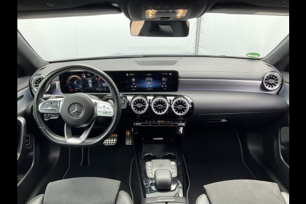 Mercedes-Benz CLA-Klasse Shooting Brake 200 Premium Plus AMG Pano Carplay Stoelverw Uitstraling!