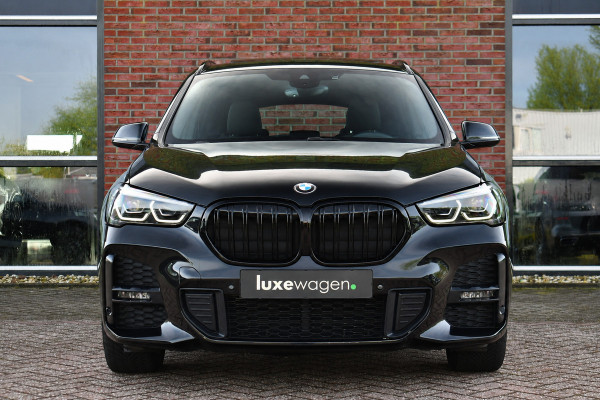 BMW X1 xDrive25e M-Sport Pano El-zetels Camera Carplay El-klep Shadowline