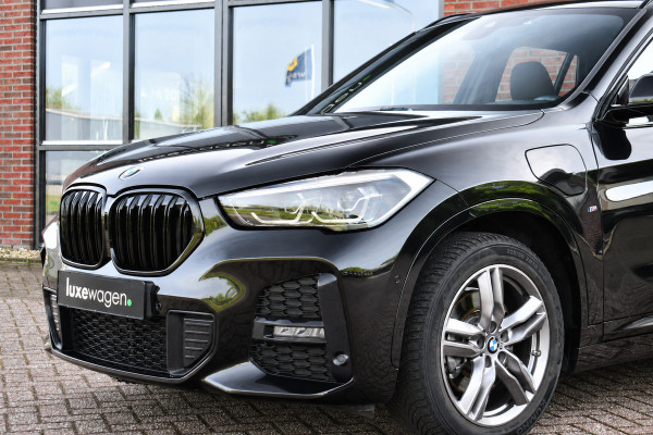 BMW X1 xDrive25e M-Sport Pano El-zetels Camera Carplay El-klep Shadowline
