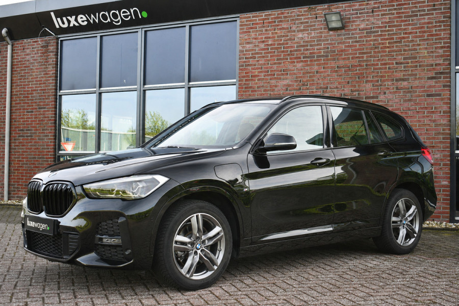 BMW X1 xDrive25e M-Sport Pano El-zetels Camera Carplay El-klep Shadowline