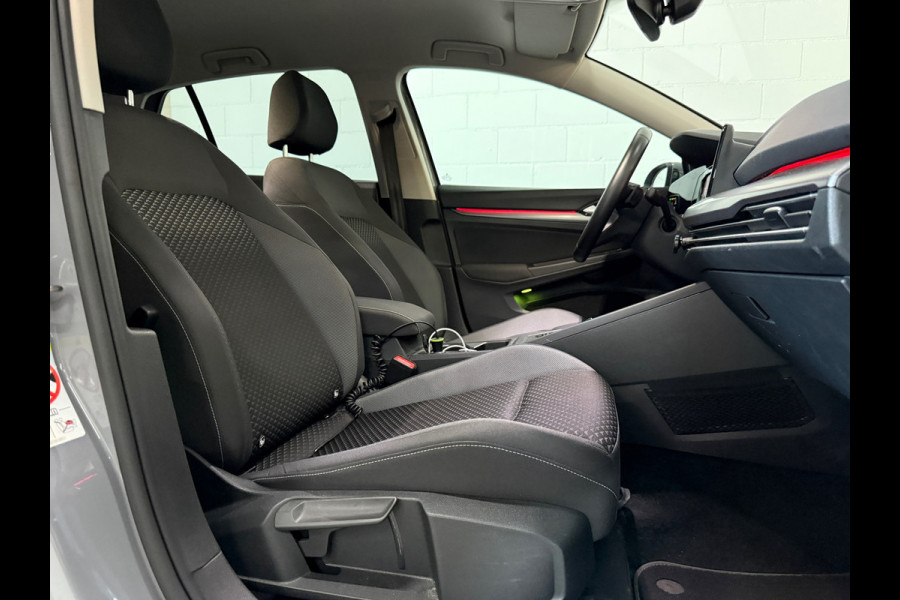 Volkswagen Golf 1.5 eTSI R-Line Business+