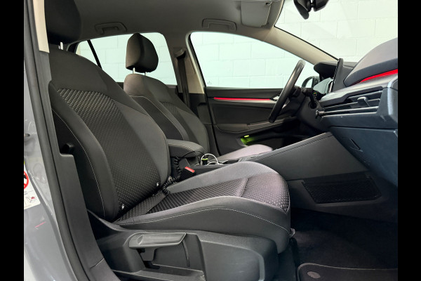Volkswagen Golf 1.5 eTSI R-Line Business+