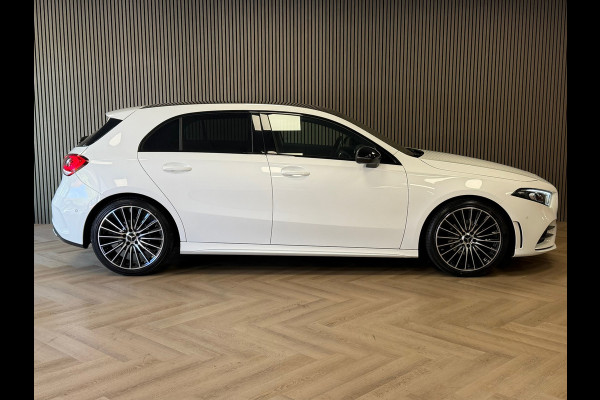 Mercedes-Benz A-Klasse 180 Business Solution AMG AUT. CAMERA NAVI APPLE CARPLAY SFEERVERLICHTING PDC STOELVERWARMING CRUISECONTROL