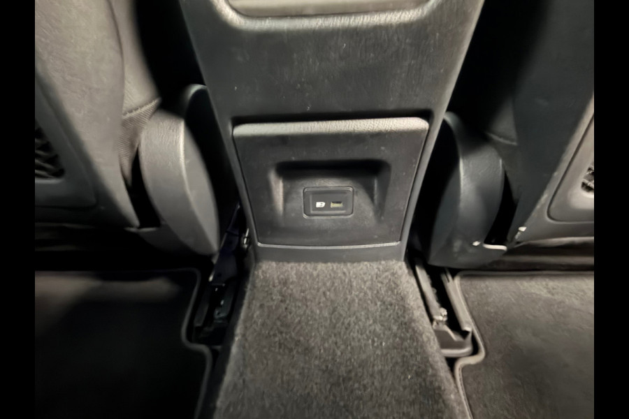 Mercedes-Benz A-Klasse 180 Business Solution AMG AUT. CAMERA NAVI APPLE CARPLAY SFEERVERLICHTING PDC STOELVERWARMING CRUISECONTROL