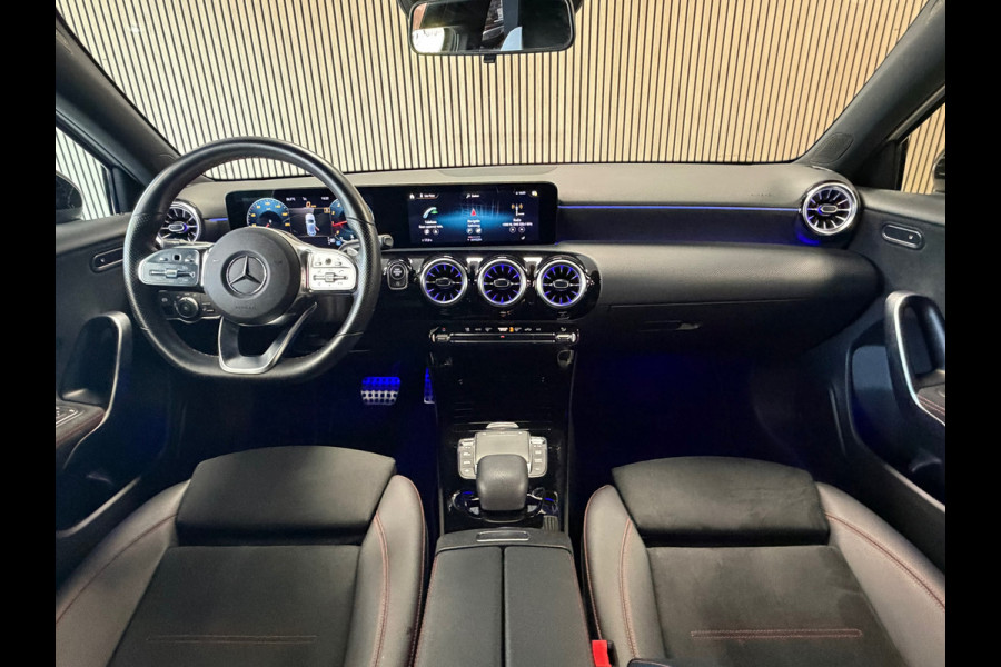 Mercedes-Benz A-Klasse 180 Business Solution AMG AUT. CAMERA NAVI APPLE CARPLAY SFEERVERLICHTING PDC STOELVERWARMING CRUISECONTROL