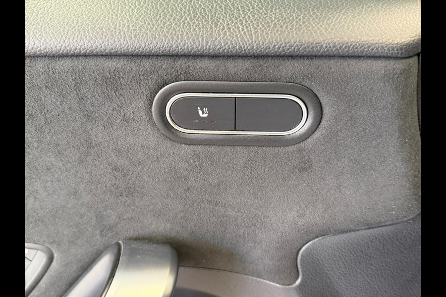 Mercedes-Benz A-Klasse 180 Business Solution AMG AUT. CAMERA NAVI APPLE CARPLAY SFEERVERLICHTING PDC STOELVERWARMING CRUISECONTROL