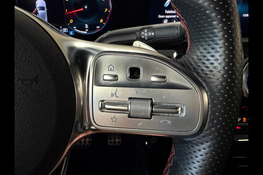 Mercedes-Benz A-Klasse 180 Business Solution AMG AUT. CAMERA NAVI APPLE CARPLAY SFEERVERLICHTING PDC STOELVERWARMING CRUISECONTROL