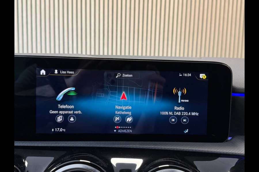 Mercedes-Benz A-Klasse 180 Business Solution AMG AUT. CAMERA NAVI APPLE CARPLAY SFEERVERLICHTING PDC STOELVERWARMING CRUISECONTROL