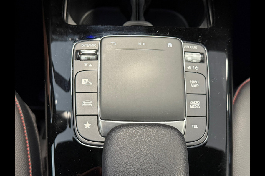 Mercedes-Benz A-Klasse 180 Business Solution AMG AUT. CAMERA NAVI APPLE CARPLAY SFEERVERLICHTING PDC STOELVERWARMING CRUISECONTROL
