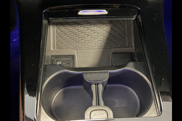 Mercedes-Benz A-Klasse 180 Business Solution AMG AUT. CAMERA NAVI APPLE CARPLAY SFEERVERLICHTING PDC STOELVERWARMING CRUISECONTROL