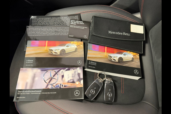 Mercedes-Benz A-Klasse 180 Business Solution AMG AUT. CAMERA NAVI APPLE CARPLAY SFEERVERLICHTING PDC STOELVERWARMING CRUISECONTROL