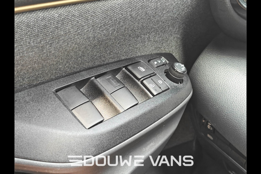 Toyota Yaris Cross Hybrid FWD Adventure Panorama Carplay