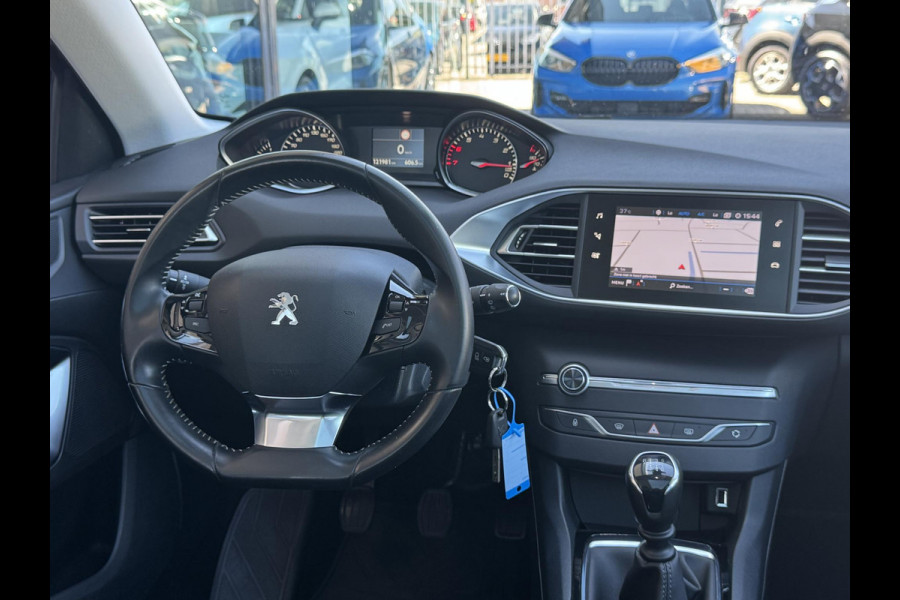 Peugeot 308 SW 1.2 PureTech Blue Lease Executive NL-AUTO | PANODAK | RIEM V.V. | NAVI