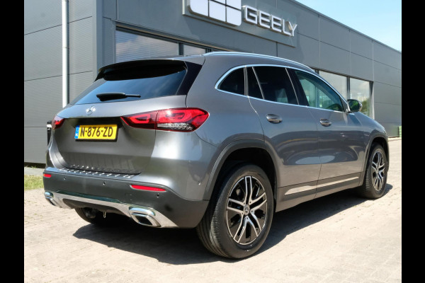 Mercedes-Benz GLA 200 Business Solution 163 PK | Trekhaak Afneembaar | All-Season Banden | Stoelverwarming | Navigatie | LMV 19''