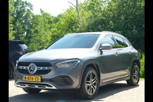 Mercedes-Benz GLA 200 Business Solution 163 PK | Trekhaak Afneembaar | All-Season Banden | Stoelverwarming | Navigatie | LMV 19''
