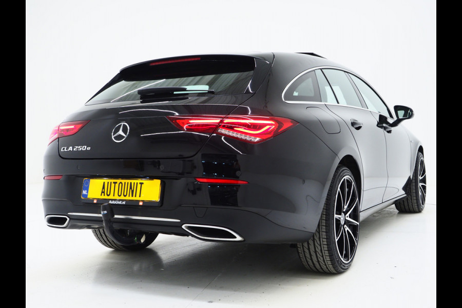 Mercedes-Benz CLA-Klasse Shooting Brake 250 e Premium | Panoramadak | Leder | Trekhaak | Camera | Sfeerlicht | Carbon | Cruise | LED
