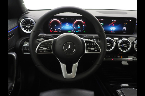 Mercedes-Benz CLA-Klasse Shooting Brake 250 e Premium | Panoramadak | Leder | Trekhaak | Camera | Sfeerlicht | Carbon | Cruise | LED