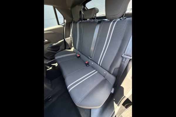 Opel Corsa 100pk GS (Camera - Keyless Entry - LED - Automatische Airco - Navigatie - Apple Carplay - Draadloos laden - Digitaal dashboard)