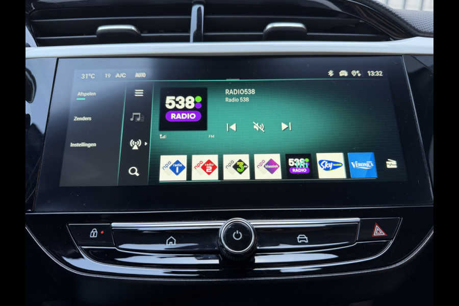 Opel Corsa 100pk GS (Camera - Keyless Entry - LED - Automatische Airco - Navigatie - Apple Carplay - Draadloos laden - Digitaal dashboard)