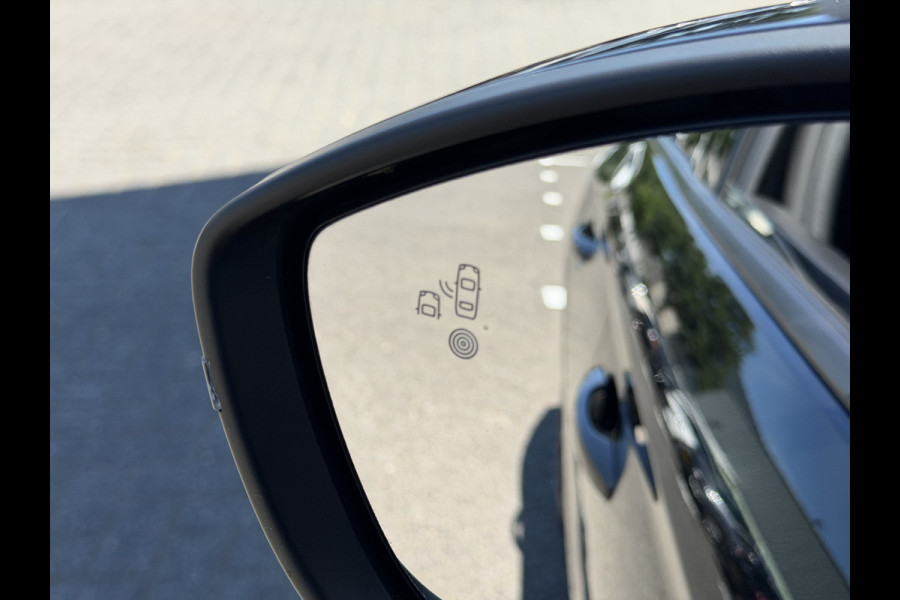 Opel Corsa 100pk GS (Camera - Keyless Entry - LED - Automatische Airco - Navigatie - Apple Carplay - Draadloos laden - Digitaal dashboard)