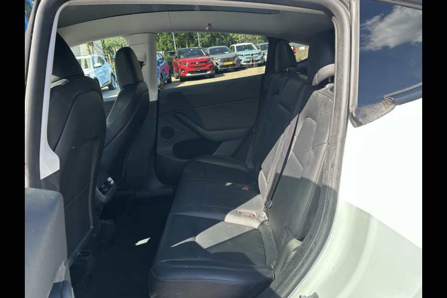 Tesla Model Y Long Range Dual AWD VAN: 39.900,- VOOR: 36.770,- UW WKVOORDEEL: 3.130,- | SOH 95% | AFNEEMBARE TREKHAAK|  RIJKLAAR GELEVERD | 12 MND BOVAG GARANTIE | TESLA GARANTIE ACCU + AANDRIJFLIJN T/M 08-2031/ 192.000KM|