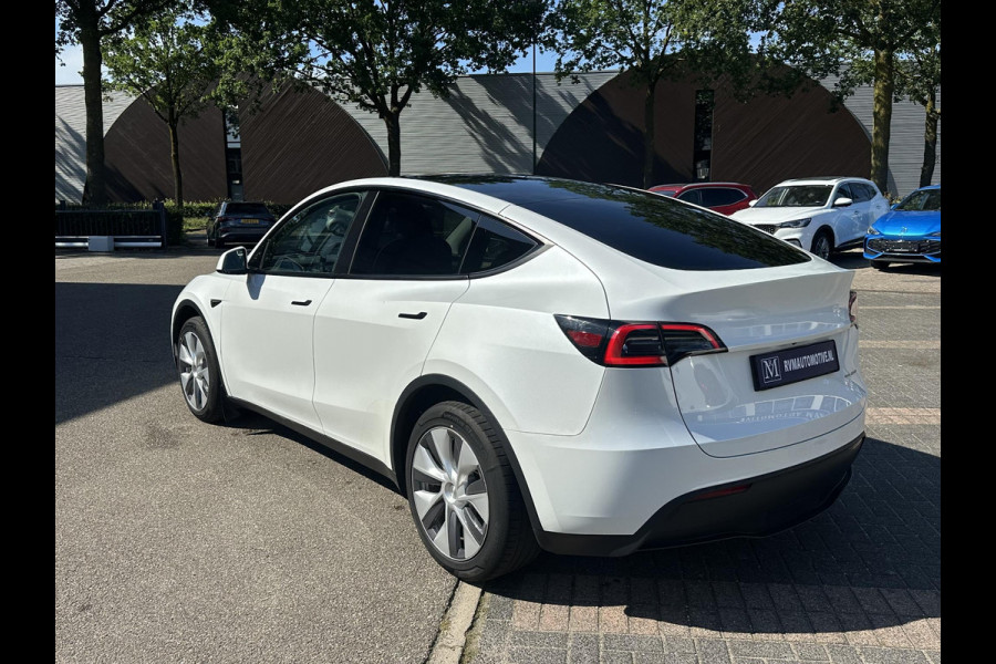 Tesla Model Y Long Range Dual AWD VAN: 39.900,- VOOR: 36.770,- UW WKVOORDEEL: 3.130,- | SOH 95% | AFNEEMBARE TREKHAAK|  RIJKLAAR GELEVERD | 12 MND BOVAG GARANTIE | TESLA GARANTIE ACCU + AANDRIJFLIJN T/M 08-2031/ 192.000KM|