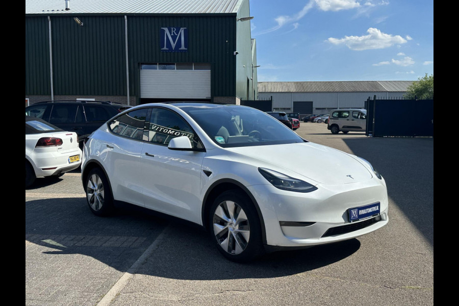 Tesla Model Y Long Range Dual AWD VAN: 39.900,- VOOR: 36.770,- UW WKVOORDEEL: 3.130,- | SOH 95% | AFNEEMBARE TREKHAAK|  RIJKLAAR GELEVERD | 12 MND BOVAG GARANTIE | TESLA GARANTIE ACCU + AANDRIJFLIJN T/M 08-2031/ 192.000KM|