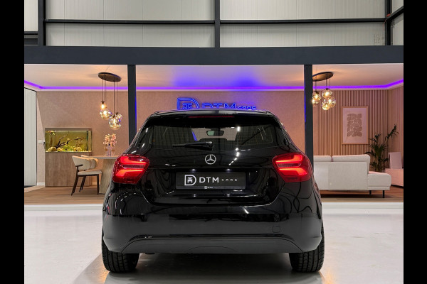 Mercedes-Benz A-Klasse 180 Business Solution AMG Aut.|19 Inch Camera Cruise Control led koplampen Navigatie Carplay & Android Auto
