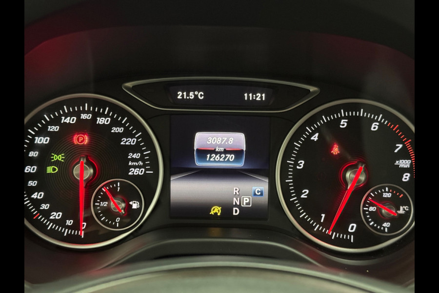 Mercedes-Benz A-Klasse 180 Business Solution AMG Aut.|19 Inch Camera Cruise Control led koplampen Navigatie Carplay & Android Auto