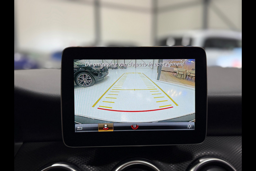 Mercedes-Benz A-Klasse 180 Business Solution AMG Aut.|19 Inch Camera Cruise Control led koplampen Navigatie Carplay & Android Auto