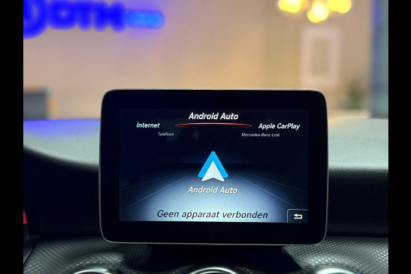 Mercedes-Benz A-Klasse 180 Business Solution AMG Aut.|19 Inch Camera Cruise Control led koplampen Navigatie Carplay & Android Auto