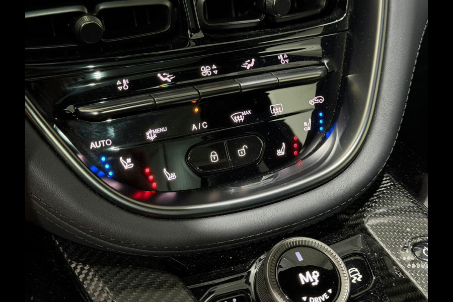 Aston Martin Dbx 4.0 V8 707 / Fabrieksgarantie tot 26.10.2026 / Matt groen / 360 Camera / Carbon delen