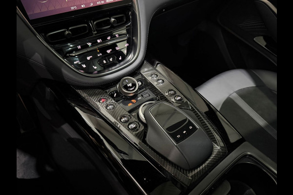Aston Martin Dbx 4.0 V8 707 / Fabrieksgarantie tot 26.10.2026 / Matt groen / 360 Camera / Carbon delen