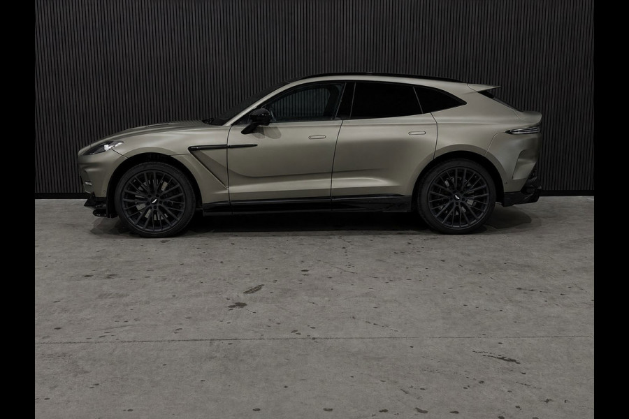 Aston Martin Dbx 4.0 V8 707 / Fabrieksgarantie tot 26.10.2026 / Matt groen / 360 Camera / Carbon delen