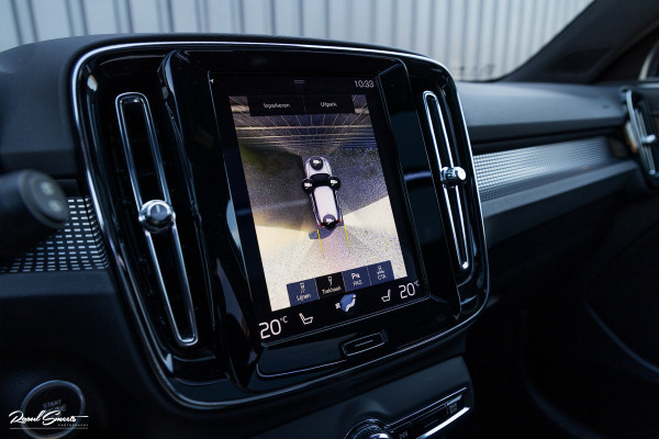 Volvo XC40 2.0 T5 AWD R-Design Intro Edition | 2.100 kg Trekvermogen | Zwenkbare trekhaak | Panorama dak | Adaptieve cruise | Blis | Memory |