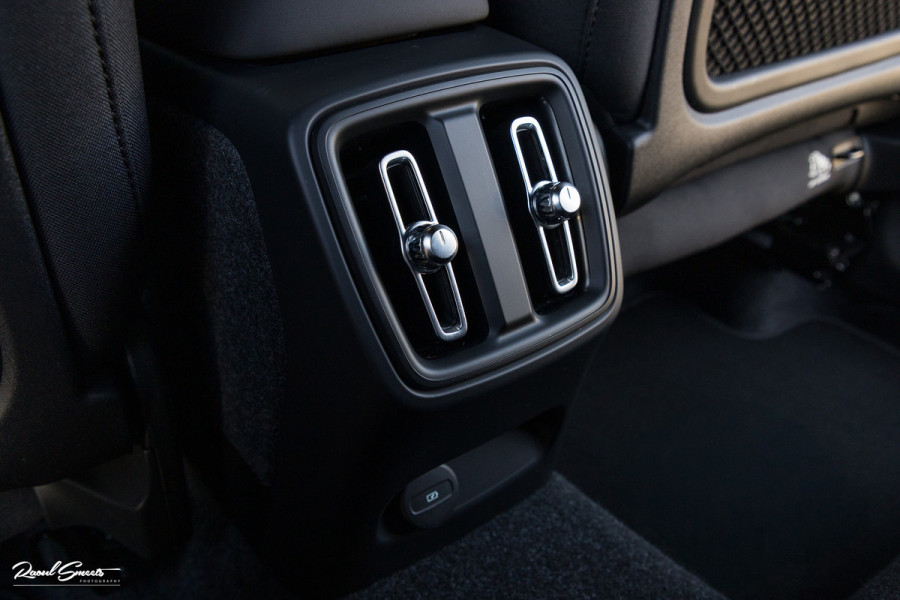 Volvo XC40 Recharge Twin Plus 82 kWh Extended Range | Adaptieve cruise | Blis | Metallic | Full LED |