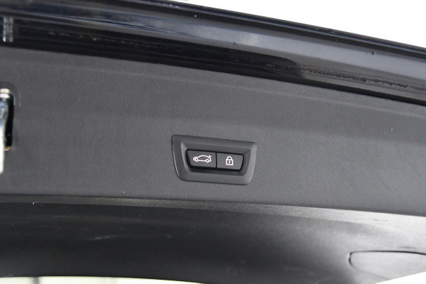BMW X3 XDRIVE30E Pano*side-assist*Keyless
