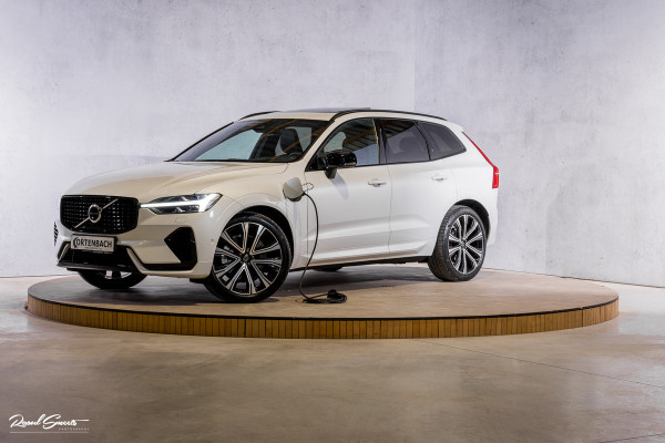 Volvo XC60 2.0 T8 Plug-in hybrid AWD R-Design Long Range | Luchtvering | Zwenkbare trekhaak | Panorama dak | Stoelmassage + verkoeling | Adaptieve cruise |