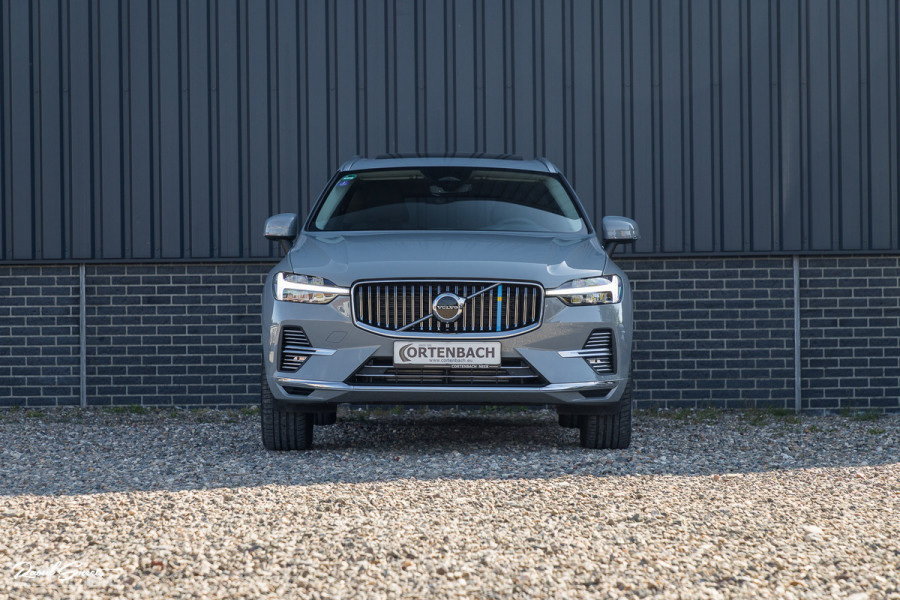 Volvo XC60 2.0 T6 Plug-in hybrid AWD Essential Bright | Panorama dak | Zwenkbare trekhaak | Adaptieve cruise | Blis | Apple carplay |