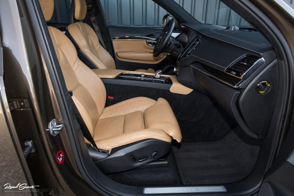 Volvo XC90 2.0 T8 Twin Engine AWD Inscription | Luchtvering | Zwenkbare trekhaak | Bowers&Wilkins | Panorama dak | Stoelverkoeling | Massage |