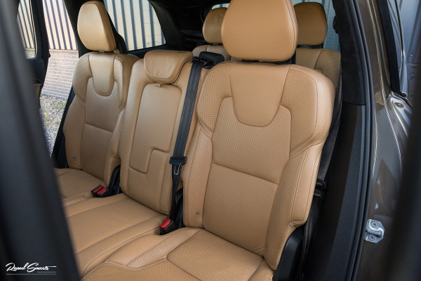 Volvo XC90 2.0 T8 Twin Engine AWD Inscription | Luchtvering | Zwenkbare trekhaak | Bowers&Wilkins | Panorama dak | Stoelverkoeling | Massage |