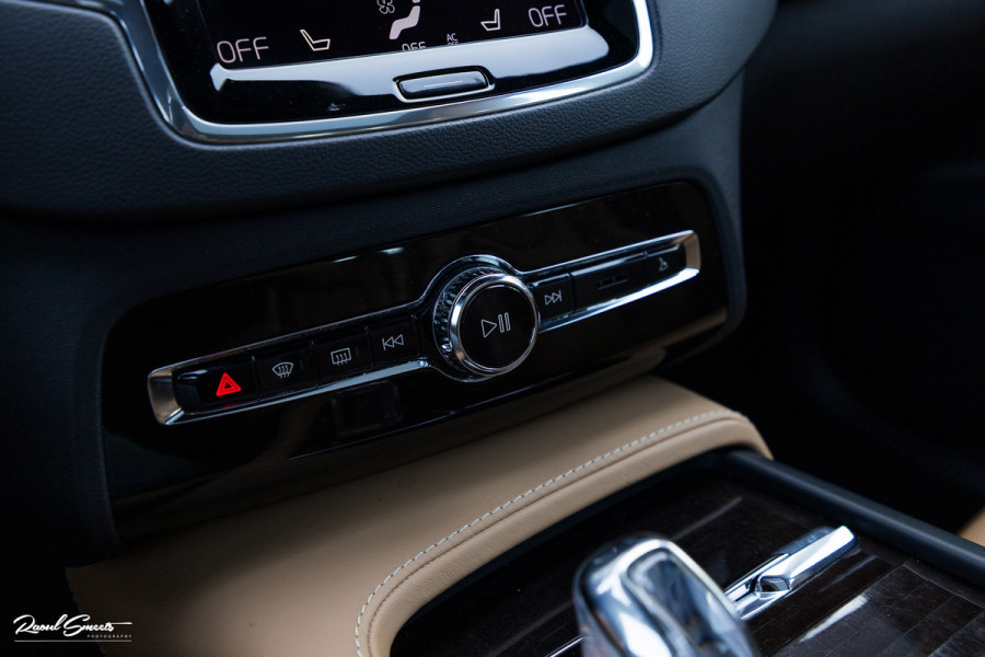 Volvo XC90 2.0 T8 Twin Engine AWD Inscription | Luchtvering | Zwenkbare trekhaak | Bowers&Wilkins | Panorama dak | Stoelverkoeling | Massage |